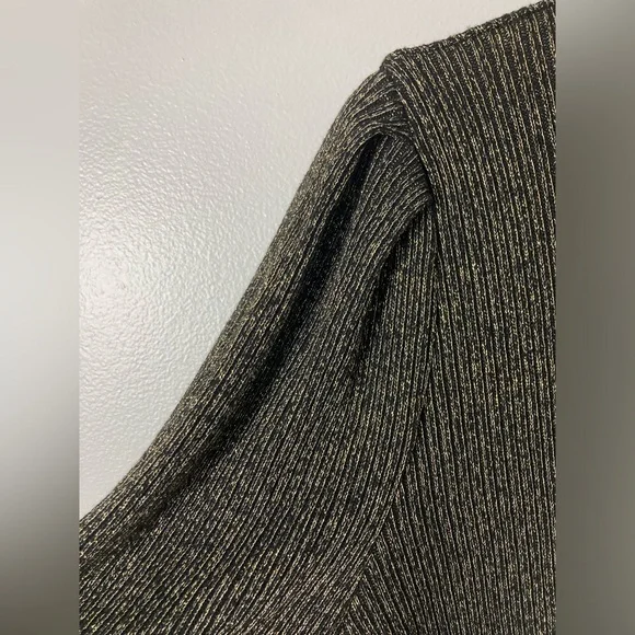 Women’s LOFT Black and Gold Sweater Size Large - Picture 8 of 10